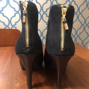 Me Too leather/suede high heeled ankle booties